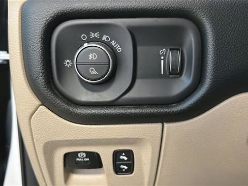 Used 2020 RAM 1500 Big Horn AWD/4WD image 34
