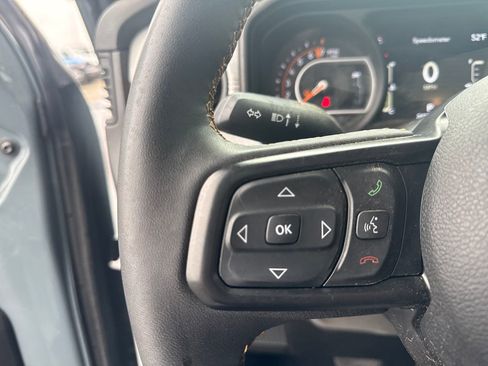 Used 2024 Jeep Gladiator Sport image 30