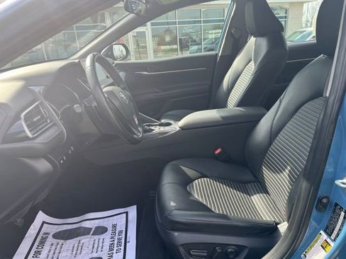 Used 2023 Toyota Camry SE FWD image 10