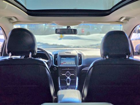 Used 2016 Ford Edge Titanium w/ Technology Package image 9