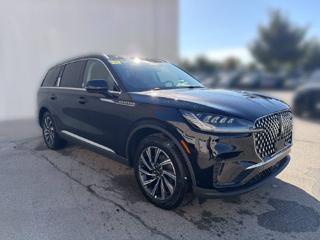 New 2027 Lincoln Aviator AWD image 3
