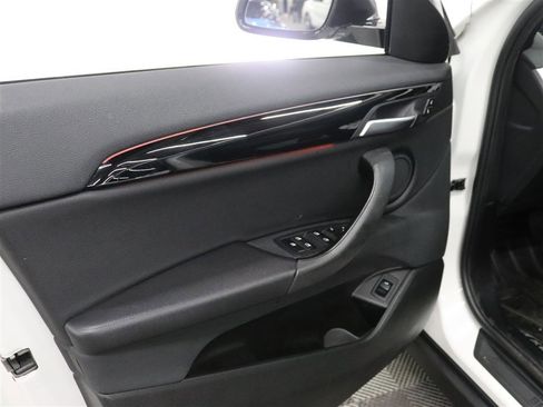 Used 2021 BMW X2 xDrive28i w/ Convenience Package AWD/4WD image 17