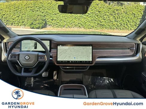 Used 2023 Rivian R1S Adventure image 2