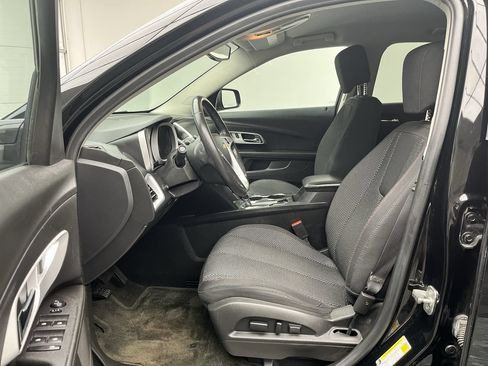 Used 2017 Chevrolet Equinox LT w/ Convenience Package FWD image 3
