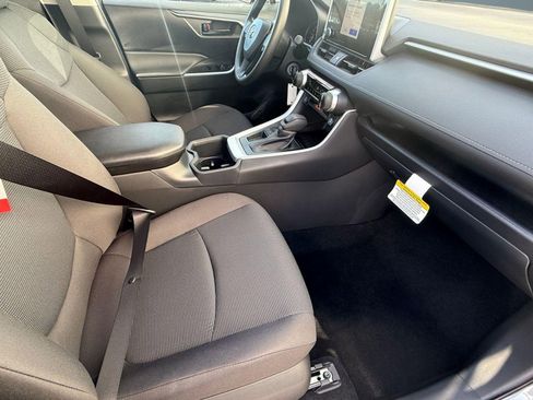 Used 2025 Toyota RAV4 LE image 33