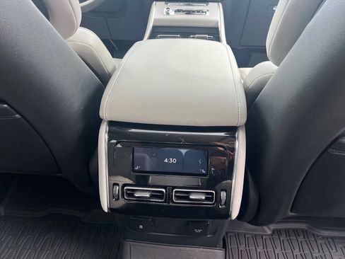 Used 2025 Lincoln Aviator Reserve w/ Equipment Group 201A AWD/4WD image 17