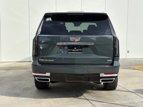 New 2026 Cadillac Escalade Luxury image 8
