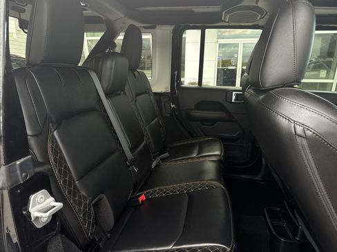 Used 2021 Jeep Wrangler Unlimited Sahara image 26