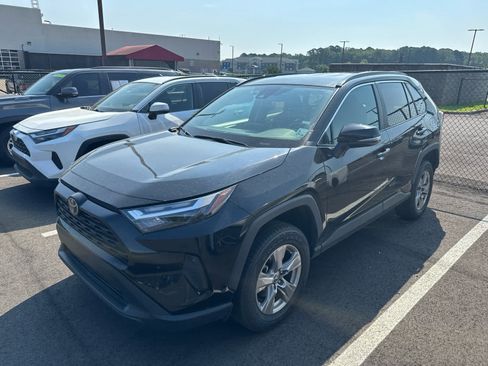 Used 2024 Toyota RAV4 XLE FWD image 2