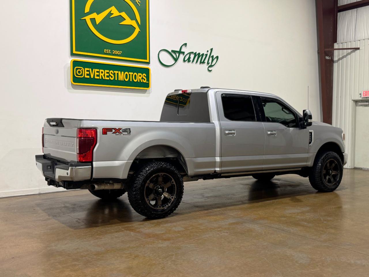 Used 2022 Ford F250 Lariat w/ Lariat Value Package AWD/4WD image 3