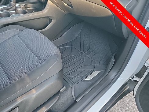 Used 2023 Chevrolet Traverse LT image 46