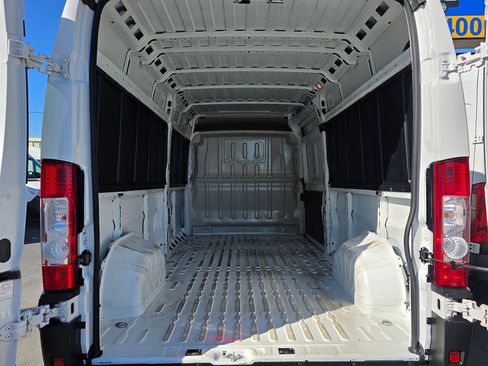 Used 2023 RAM ProMaster 3500 FWD image 11