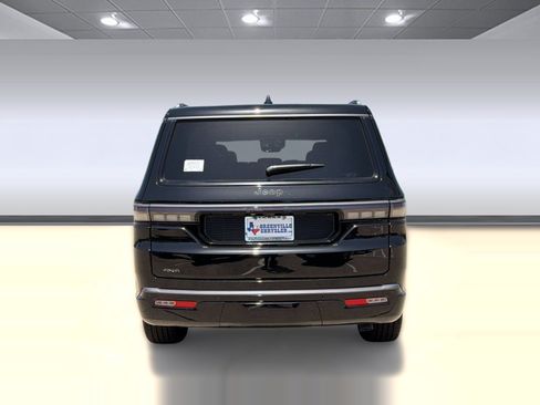 New 2026 Jeep Grand Wagoneer Limited AWD/4WD image 10