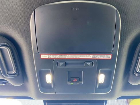 Used 2025 Toyota Camry SE image 20