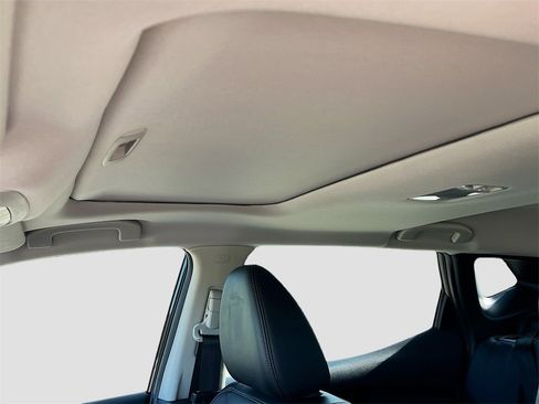 Used 2021 Nissan Rogue Sport SL w/ Premium Package image 22