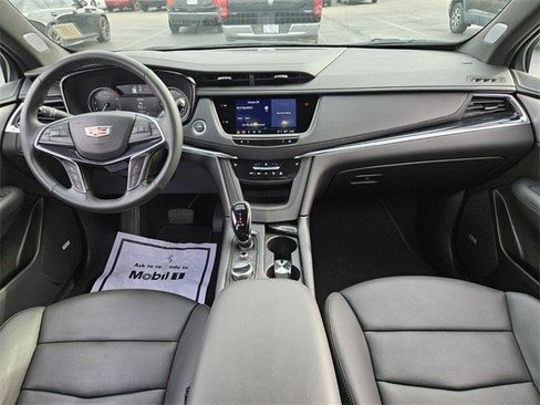 Certified 2025 Cadillac XT5 Premium Luxury image 17