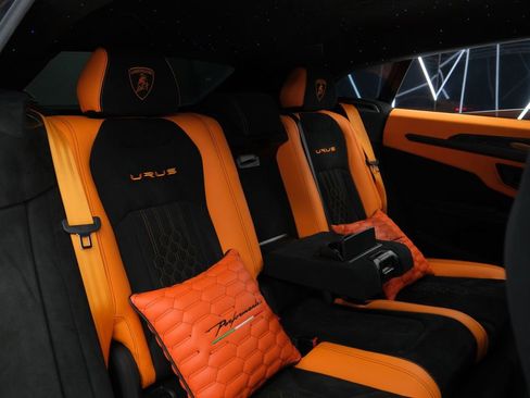 Used 2023 Lamborghini Urus Performante AWD/4WD image 35