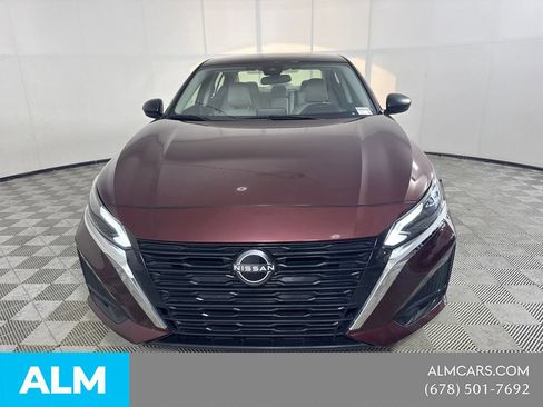 Used 2025 Nissan Altima 2.5 SV FWD image 3