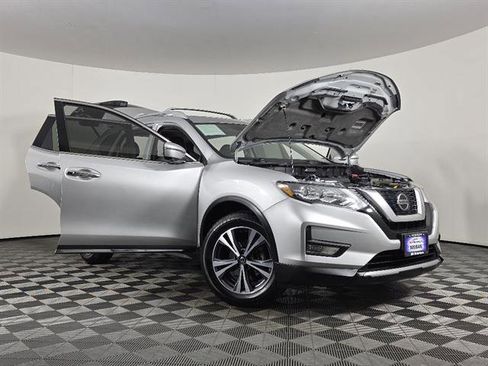 Used 2018 Nissan Rogue SL w/ Premium Package FWD image 44
