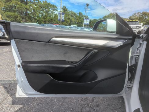 Used 2021 Tesla Model 3 Standard Range Plus image 11