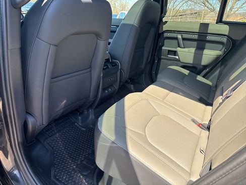 Used 2025 Land Rover Defender 110 S image 10