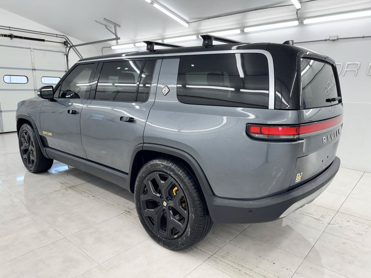 Used 2022 Rivian R1S Launch Edition Quad AWD/4WD image 10