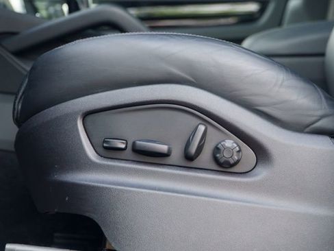Certified 2023 Porsche Cayenne AWD/4WD image 20