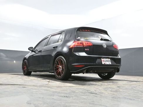 Used 2017 Volkswagen GTI SE image 47