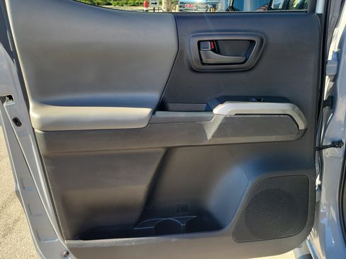 Used 2021 Toyota Tacoma TRD Sport image 23