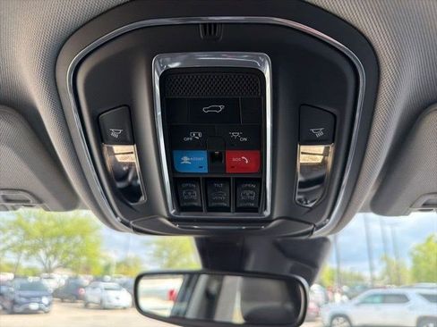 Used 2022 Jeep Grand Cherokee Limited AWD/4WD image 28