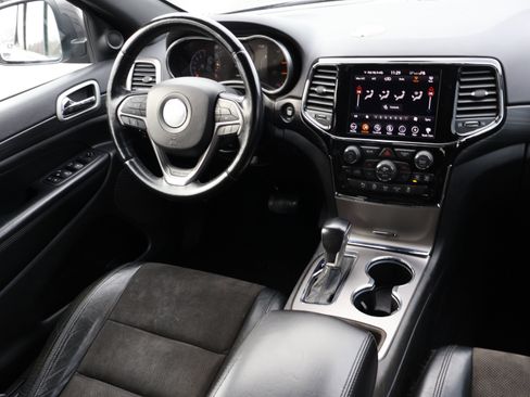 Used 2021 Jeep Grand Cherokee Laredo X image 17