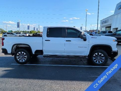 Used 2024 Chevrolet Silverado 2500 Custom w/ Custom Value Package AWD/4WD image 6