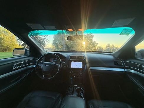 Used 2017 Ford Explorer XLT w/ Equipment Group 202A image 17