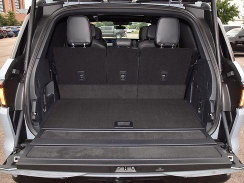 New 2026 Lincoln Navigator Reserve AWD/4WD image 41