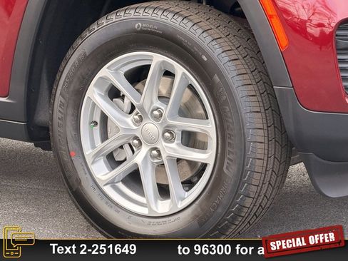 New 2025 Jeep Grand Cherokee Laredo X image 21