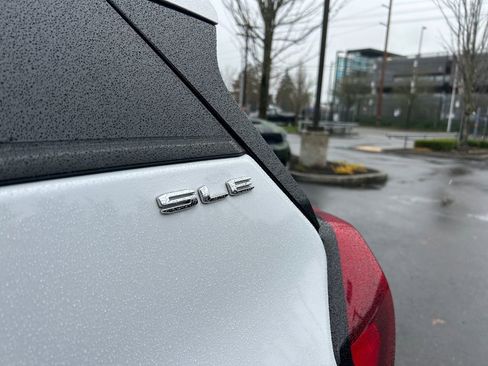 Used 2022 GMC Terrain SLE w/ Driver Convenience Package image 32