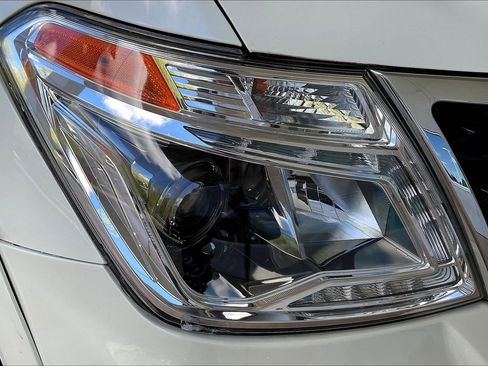 Used 2020 Nissan Armada Platinum w/ Captain's Chairs Package image 31