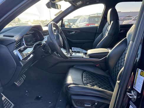 Used 2022 Audi SQ7 Prestige w/ Prestige Package image 8