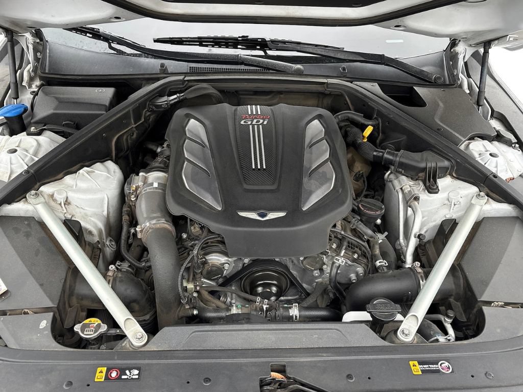Used 2018 Genesis G90 3.3T Premium RWD image 13