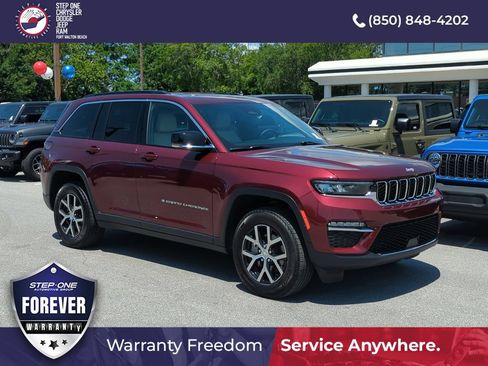 Used 2025 Jeep Grand Cherokee Limited w/ Trailer Tow Package AWD/4WD image 8
