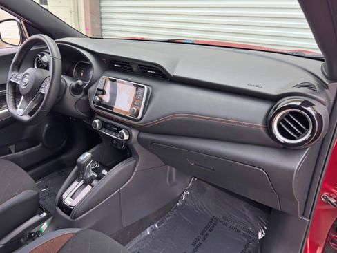 Used 2020 Nissan Kicks SR FWD image 13