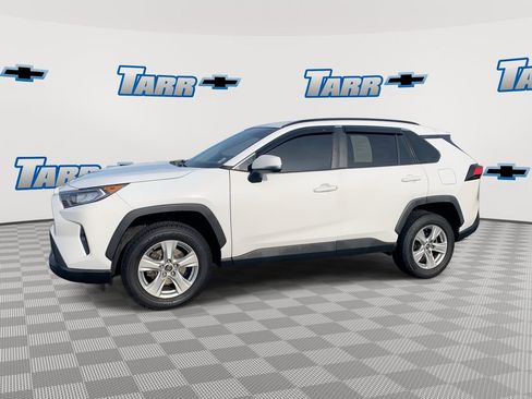 Used 2020 Toyota RAV4 XLE image 1