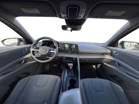 Used 2021 Hyundai Elantra SEL w/ Cargo Package FWD image 17