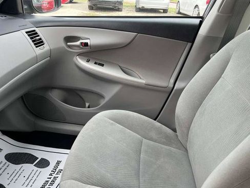 Used 2013 Toyota Corolla LE Special Edition image 28