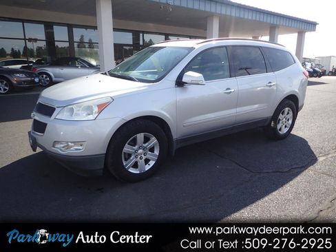 Used 2012 Chevrolet Traverse LT image 1