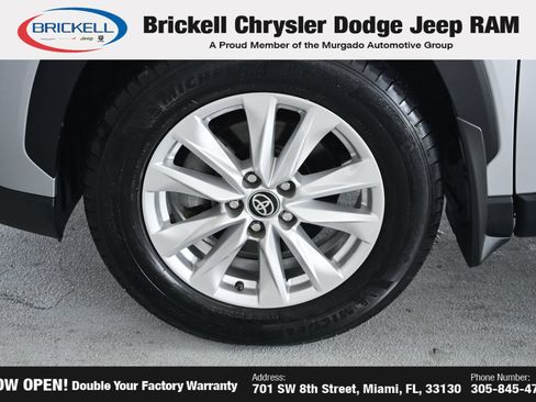 Used 2024 Toyota Corolla Cross LE w/ Moonroof Package FWD image 34