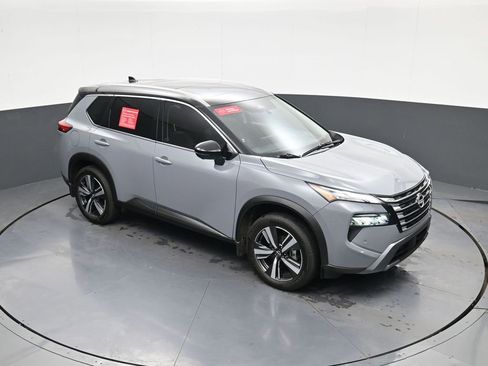 Used 2025 Nissan Rogue SL w/ SL Premium Package image 23