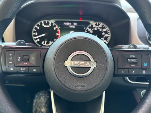 Used 2023 Nissan Rogue SV FWD image 29