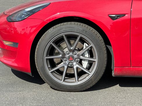 Used 2021 Tesla Model 3 Standard Range Plus image 22