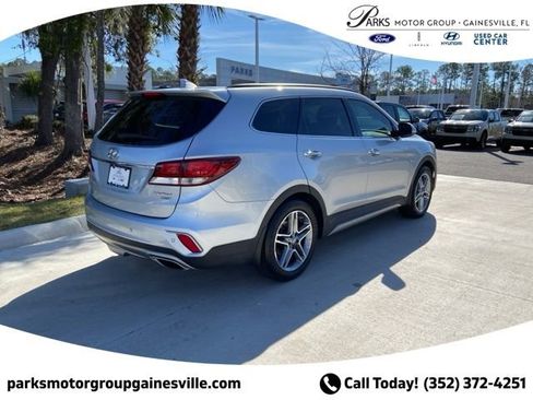 Used 2018 Hyundai Santa Fe Limited image 4
